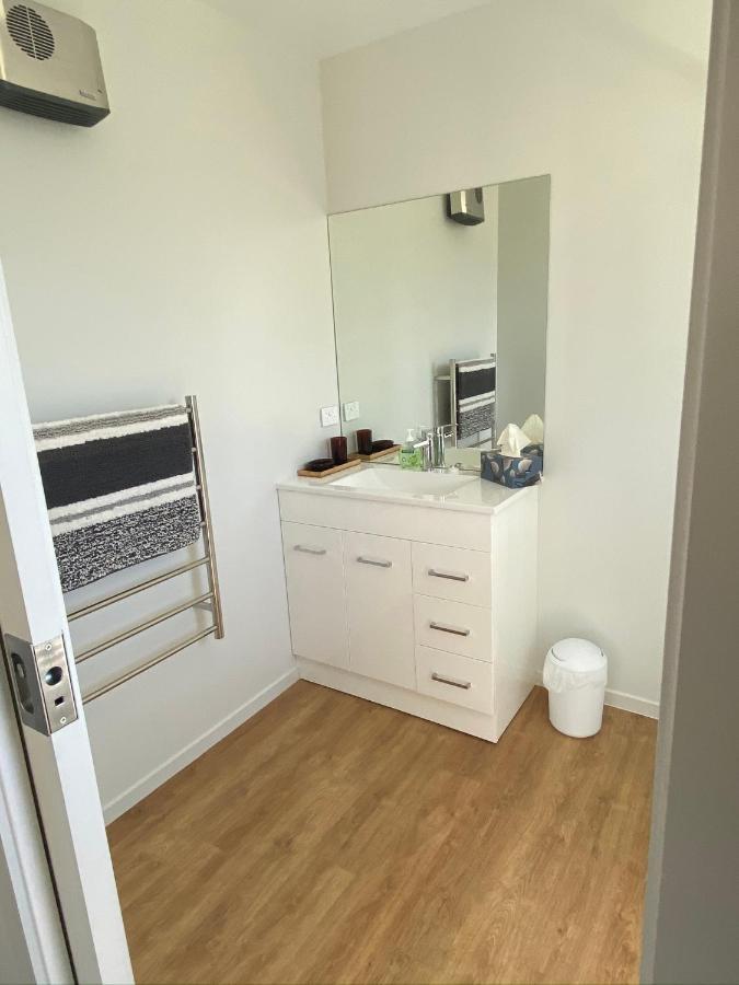 Central Retreat And Self Contained With Free Wifi Cromwell Buitenkant foto